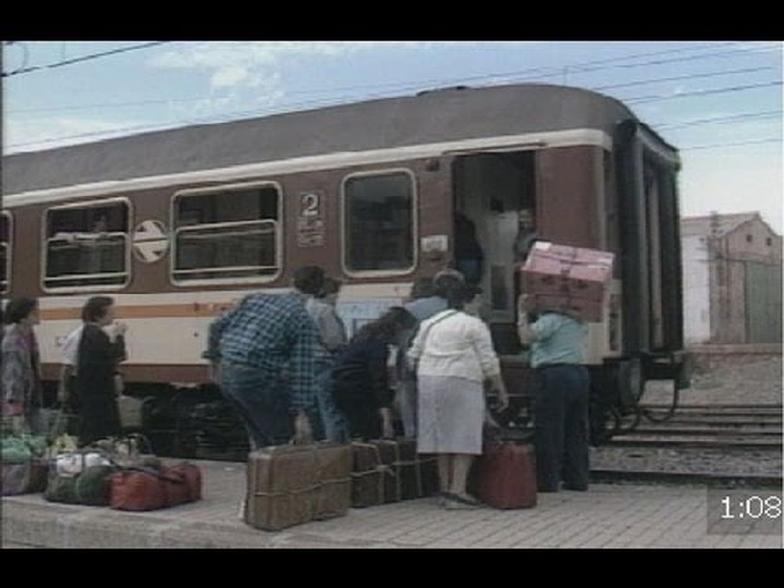 Jornaleros andaluces marchan en tren a la vendimia francesa (1990)