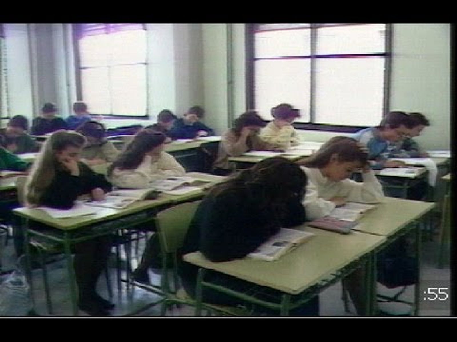 Prohibido vender tabaco y bebidas alcohólicas en los colegios públicos de Andalucía (1989)
