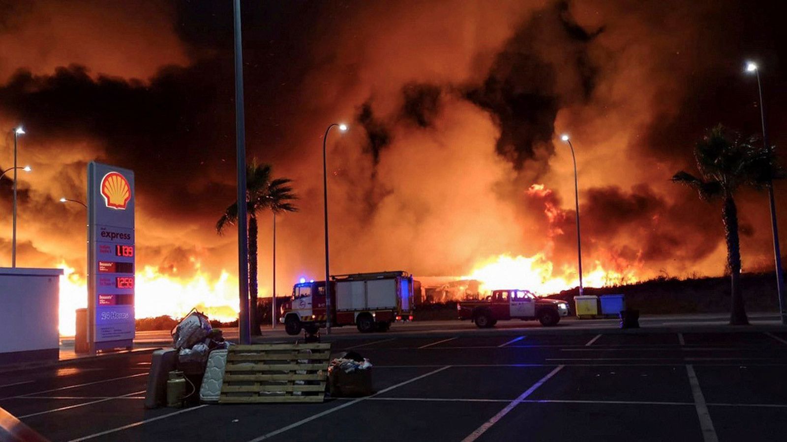 Incendio asentamiento Lepe gasolinera