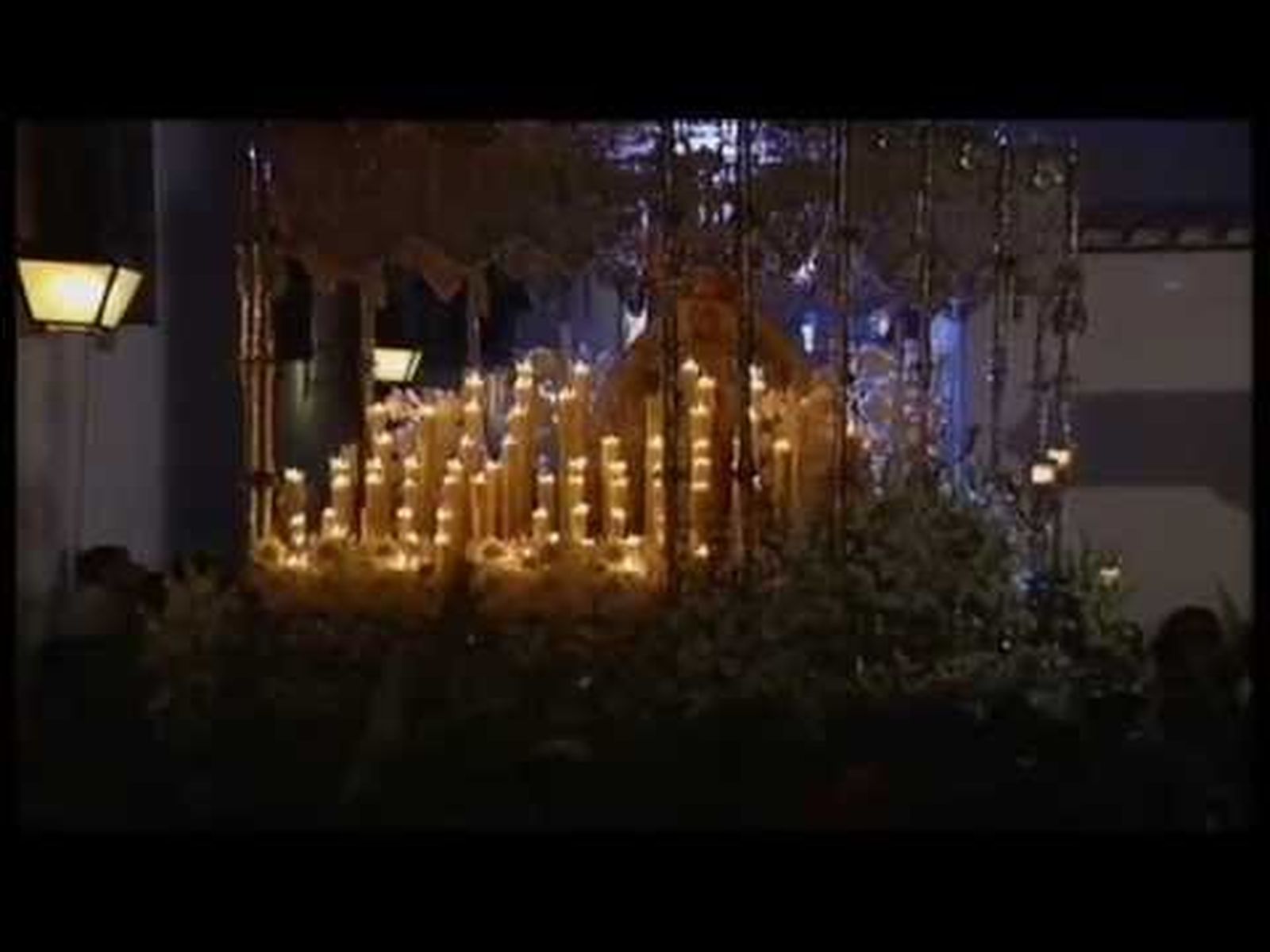 La Paz junto al Cristo de los Faroles en Córdoba | Semana Santa de Andalucía