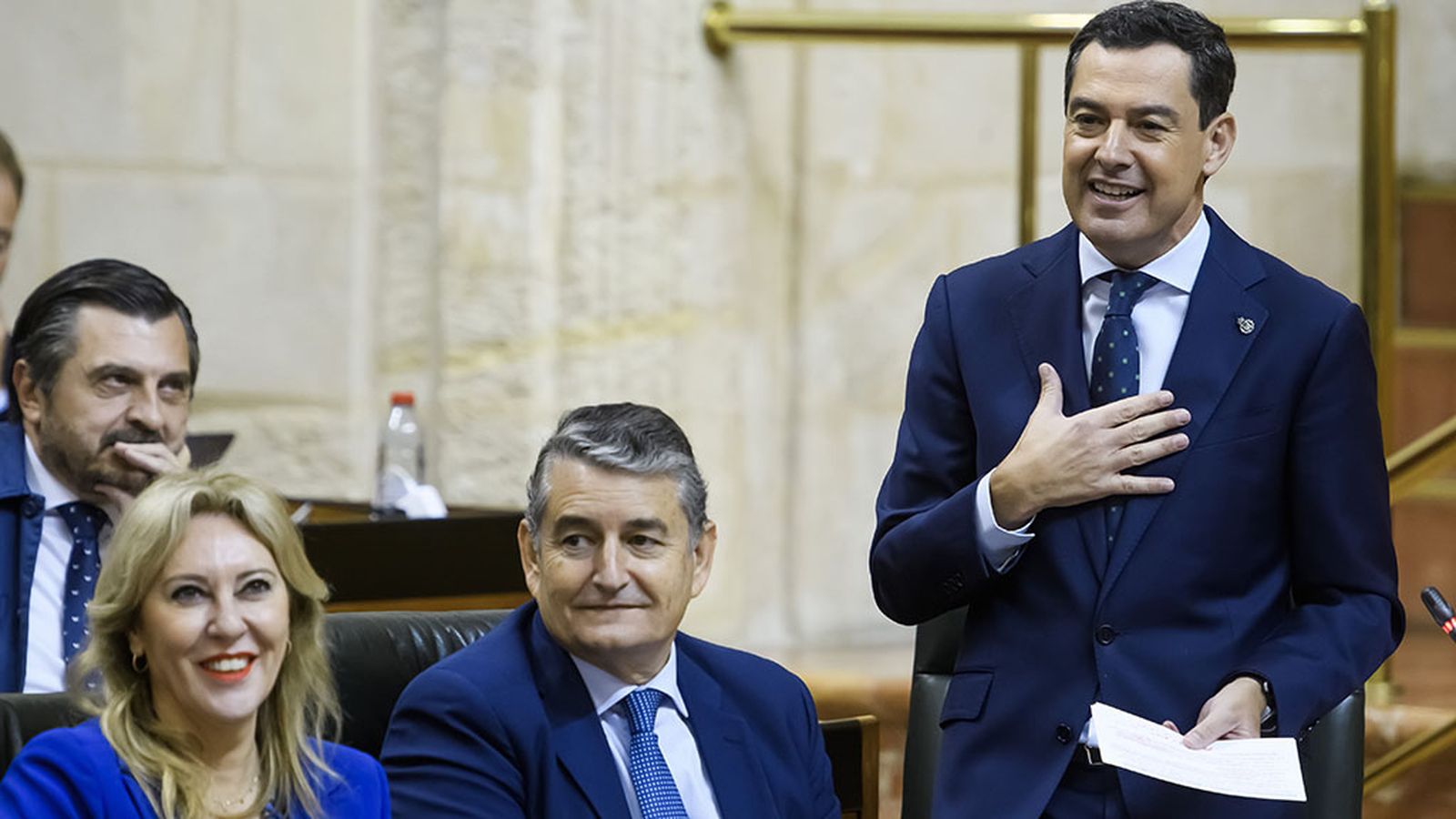 Juanma Moreno en el Parlamento