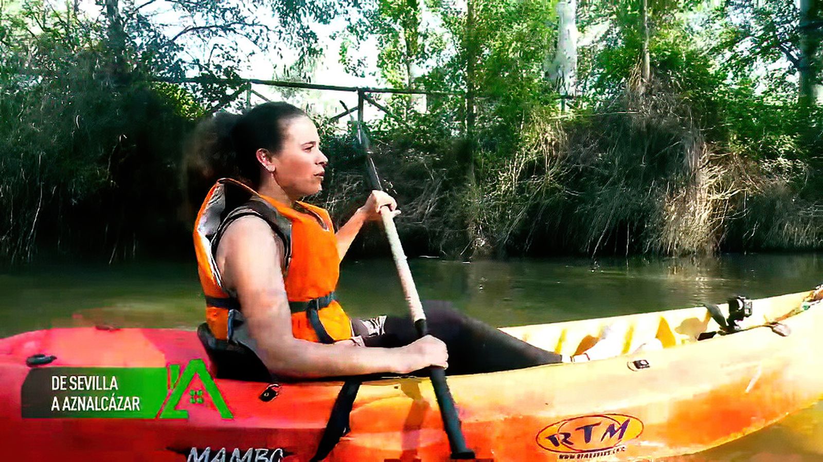 Trabaja en una empresa de turismo activo en Aznalcázar