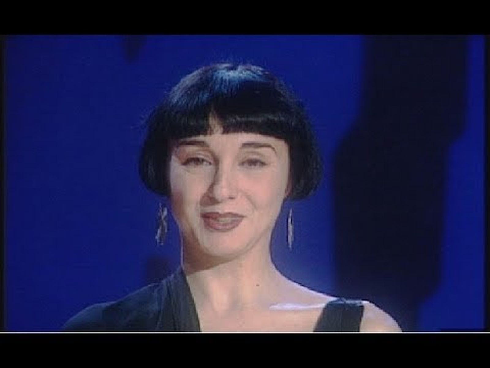 Mísia canta De Alguna Manera