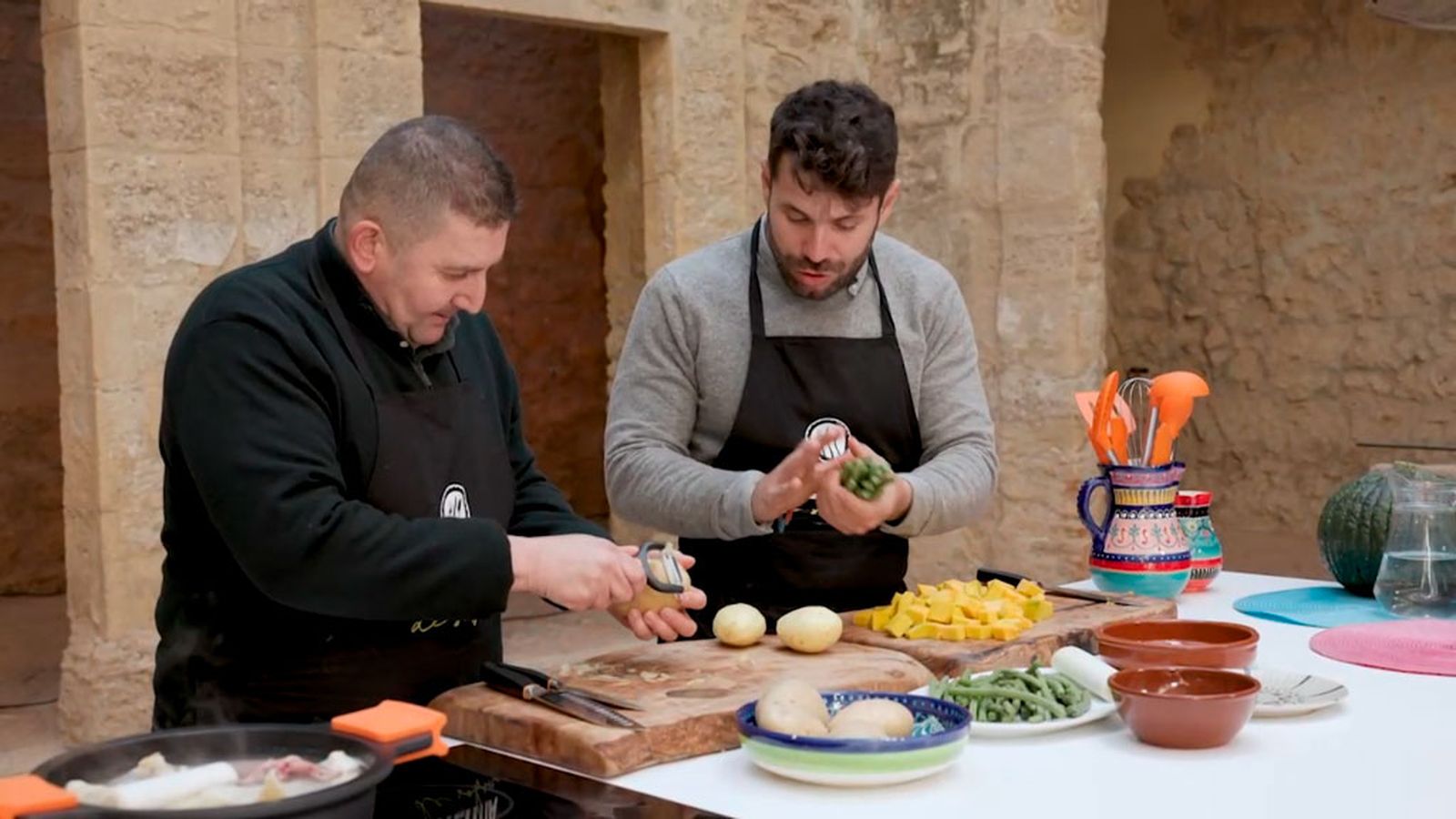 Preparamos una receta muy especial en Alcalá del Valle: olla de chicha de calabaza