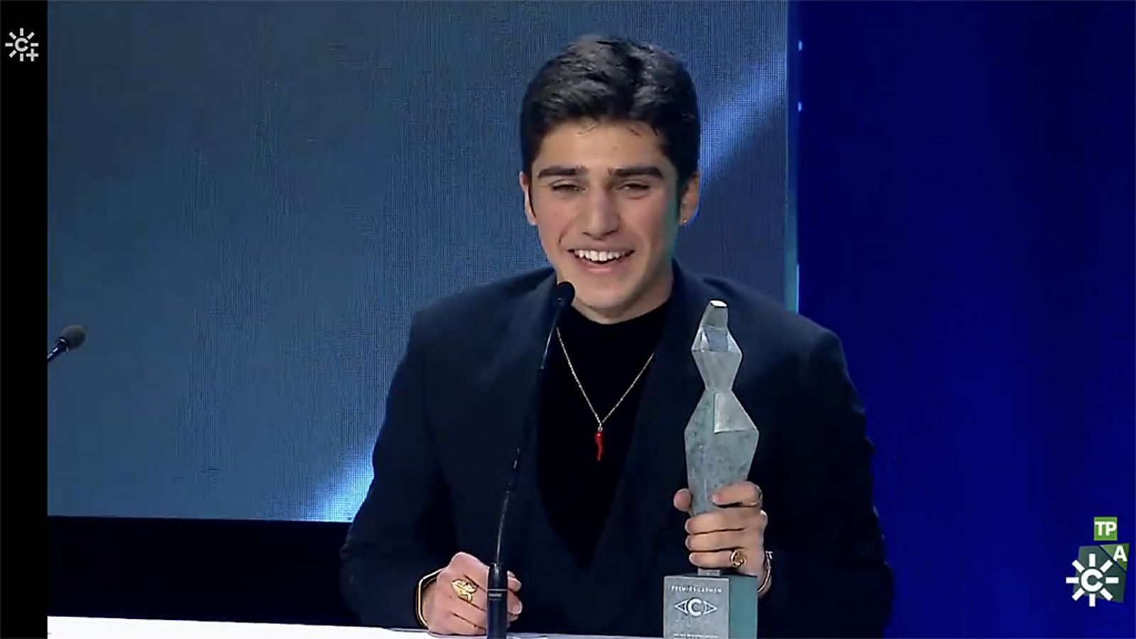 CARMEN GALA MEJOR ACTOR REVELACIÓN EL UNIVERSO DE OLIVER