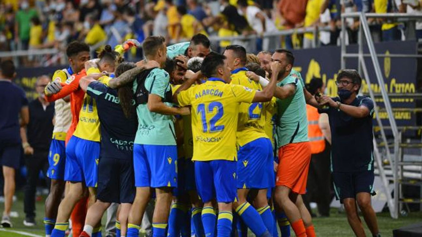 celebracion gol cadiz