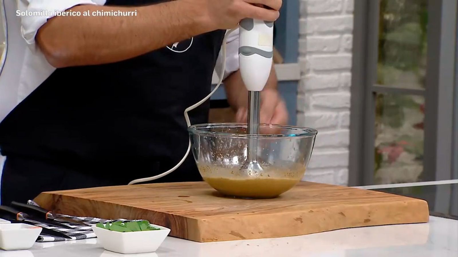 'Chimichurri' con aire argentino y un truco para triturarlo mejor