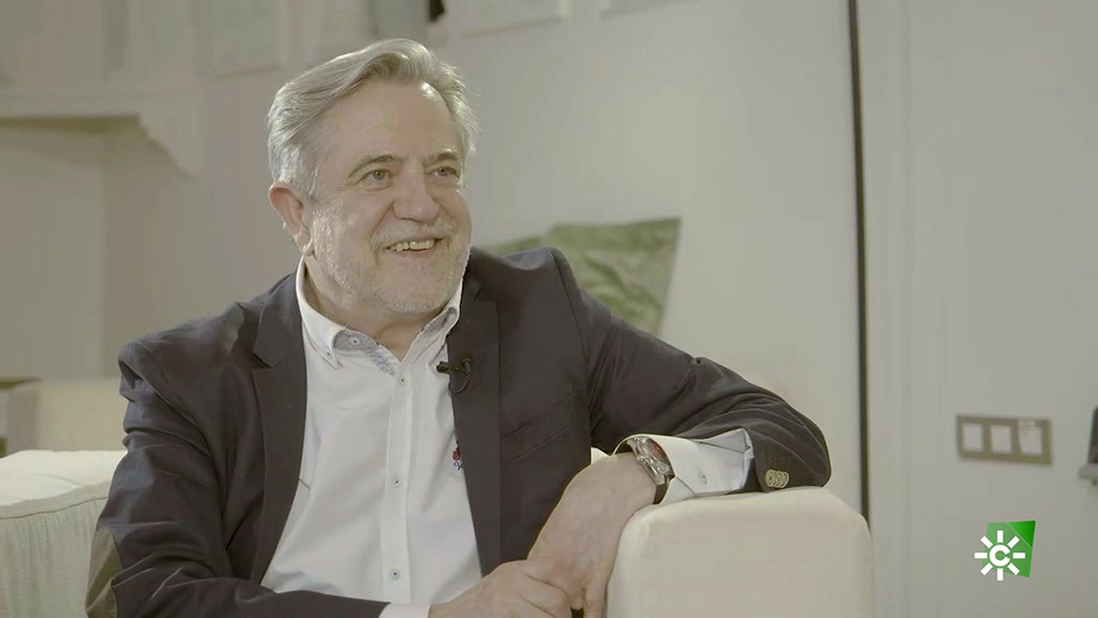 Petro Valverde, diseñador del traje de novia de la infanta Elena, Moriré con la aguja en la mano