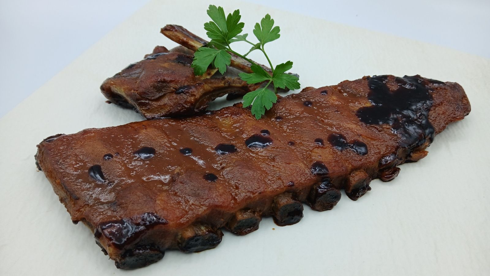 "Cómetelo": Costilla asadas a la miel y mostaza