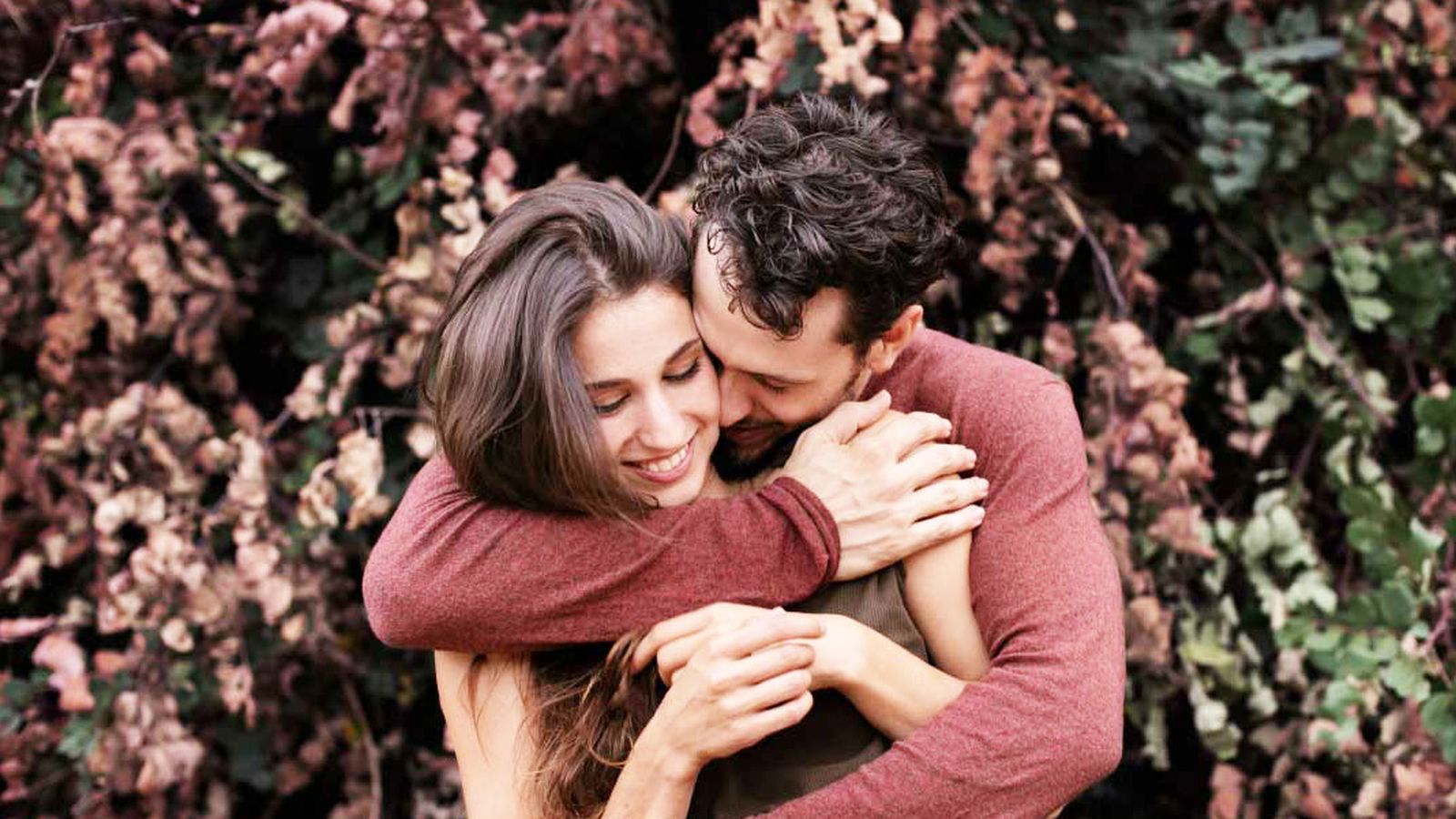 Canal Fiesta Radio 1024x576 pareja feliz