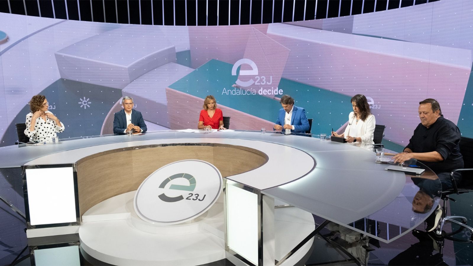 COMUNICACIÓN DEBATE TERTULIANOS
