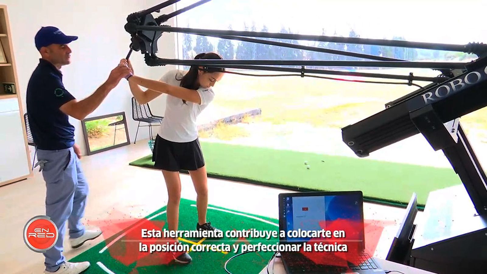 Un robot que mejora el swing de los golfistas