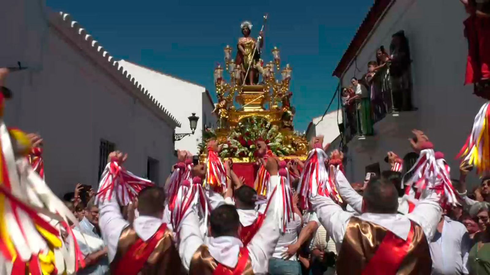 Los Cascabeleros, protagonistas de las Fiestas de San Juan en Alosno