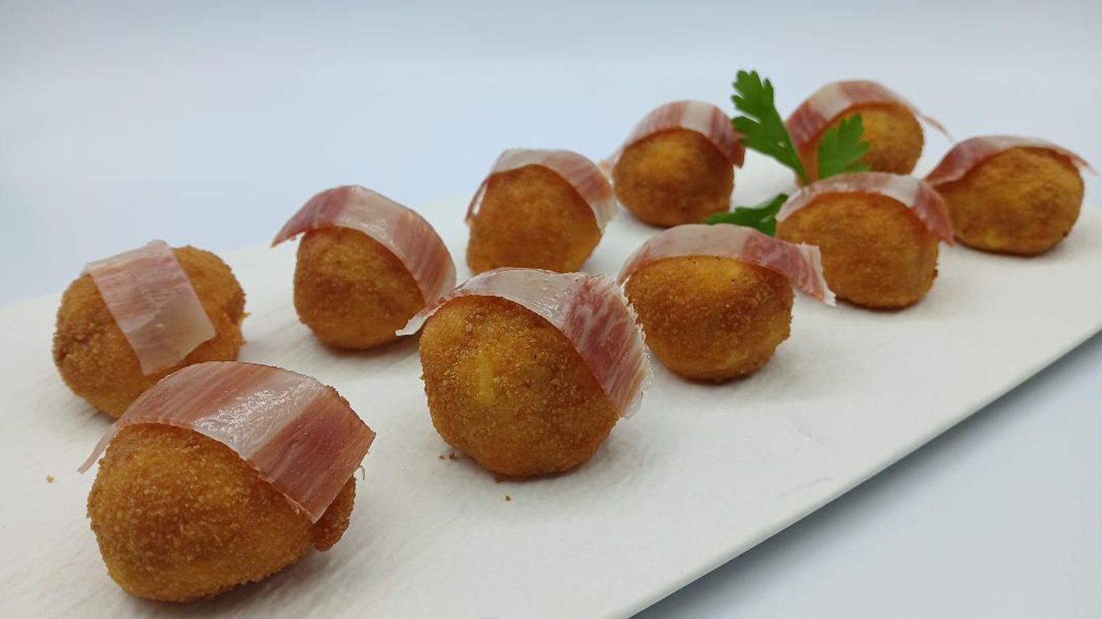 Croquetas con salmorejo