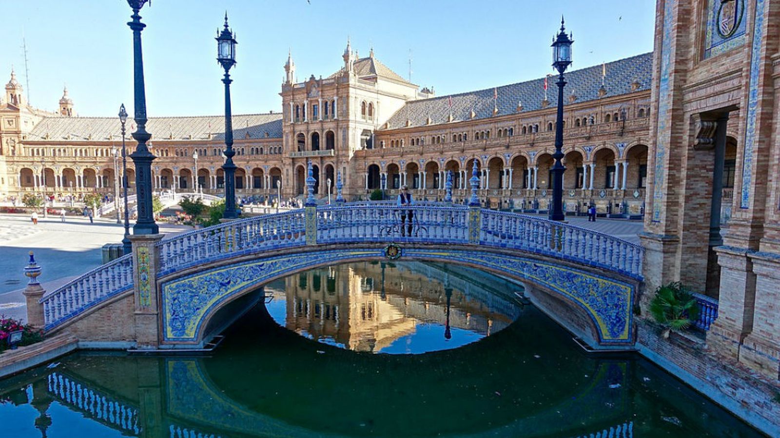 quedate en sevilla