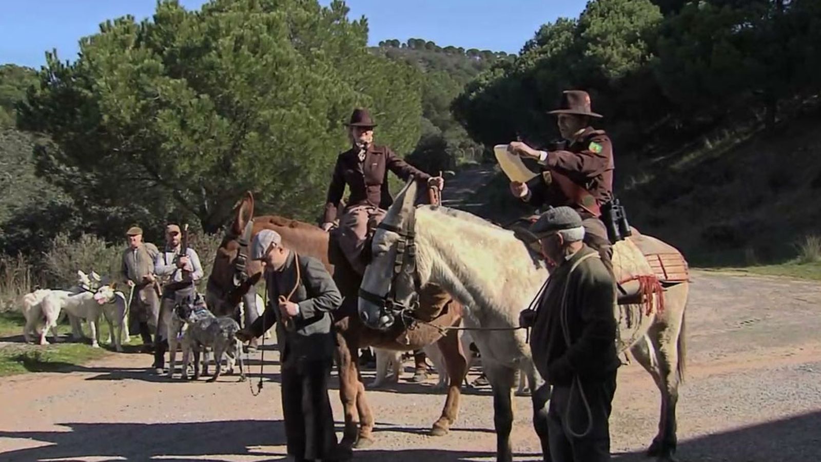 Villaviciosa de Córdoba revive la caza de antaño en una montería con trajes de época