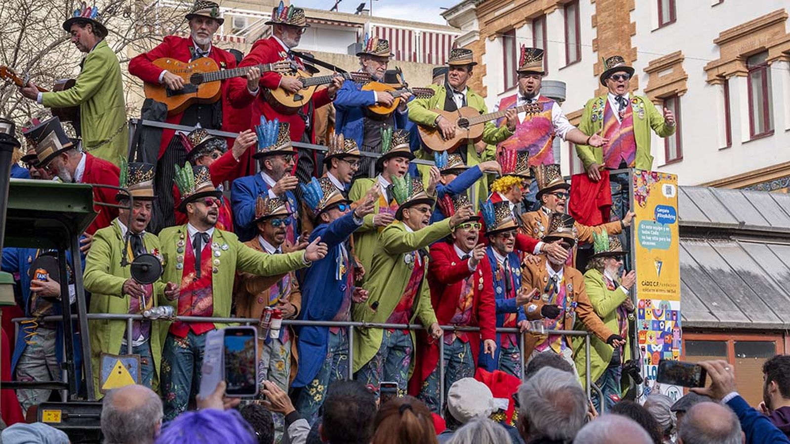 Cádiz disfruta del lunes de carnaval