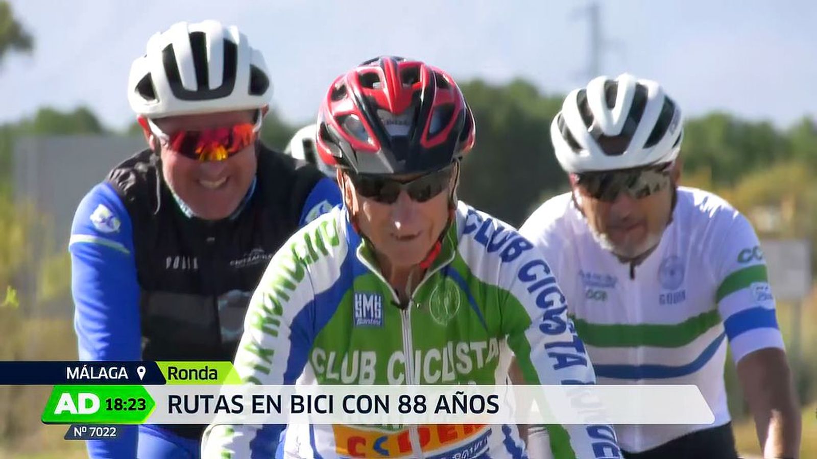 Antonio, pedaleando con energía a los 88 años y uniendo a su familia en la pasión por la bicicleta