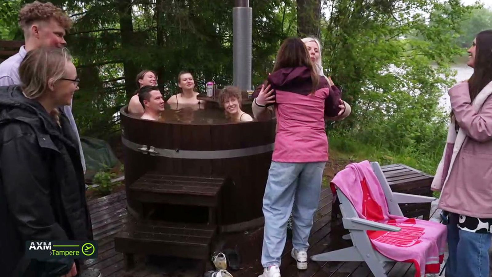 La celebración del Juhannus desmiente el estereotipo de la frialdad de los finlandeses