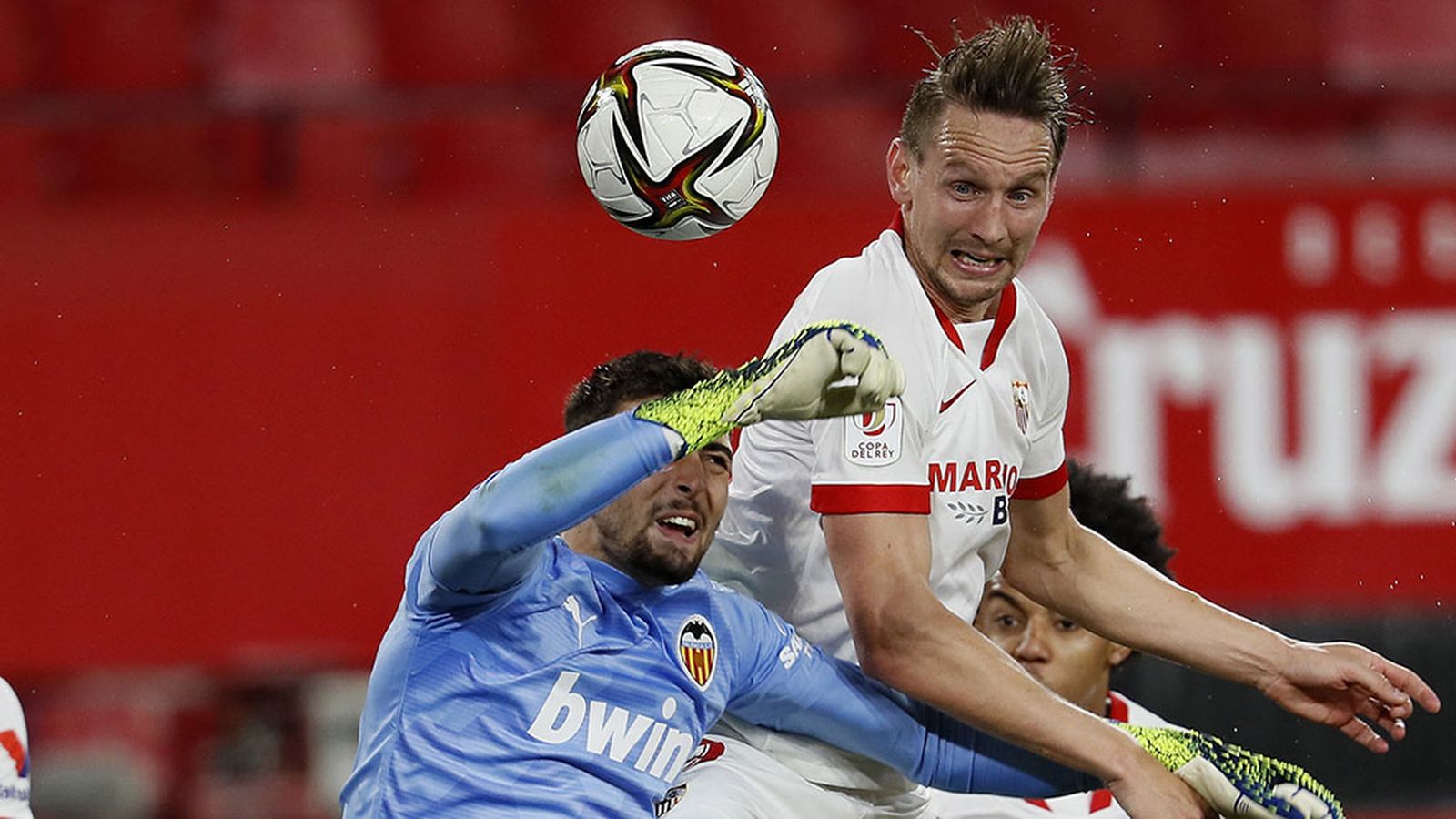El Sevilla gana al Valencia