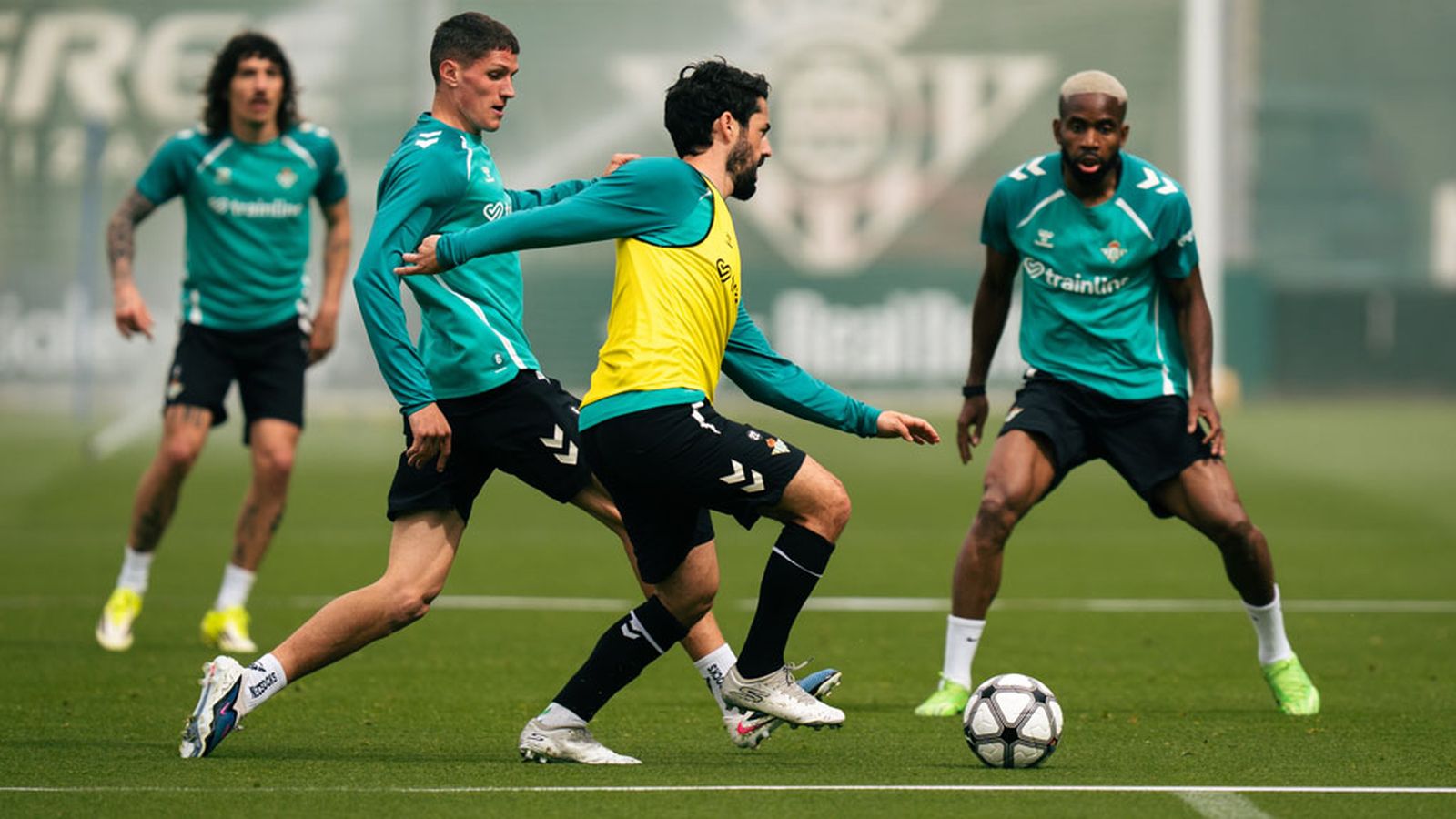 isco entrena