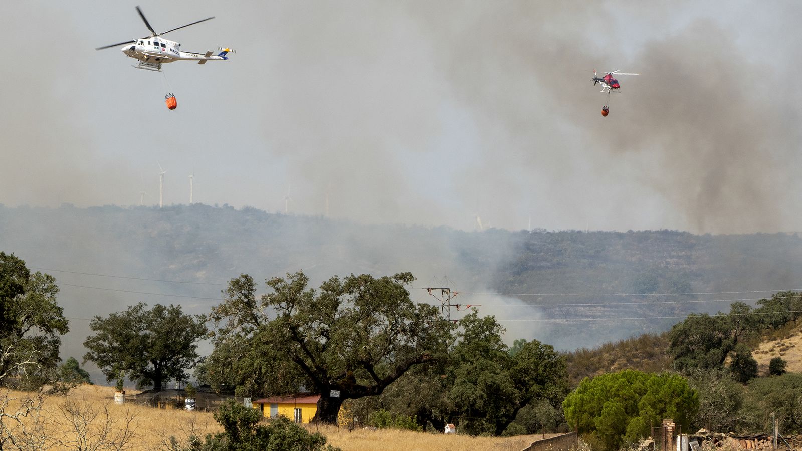 El incendio se ha originado en Cerro del Andévalo.