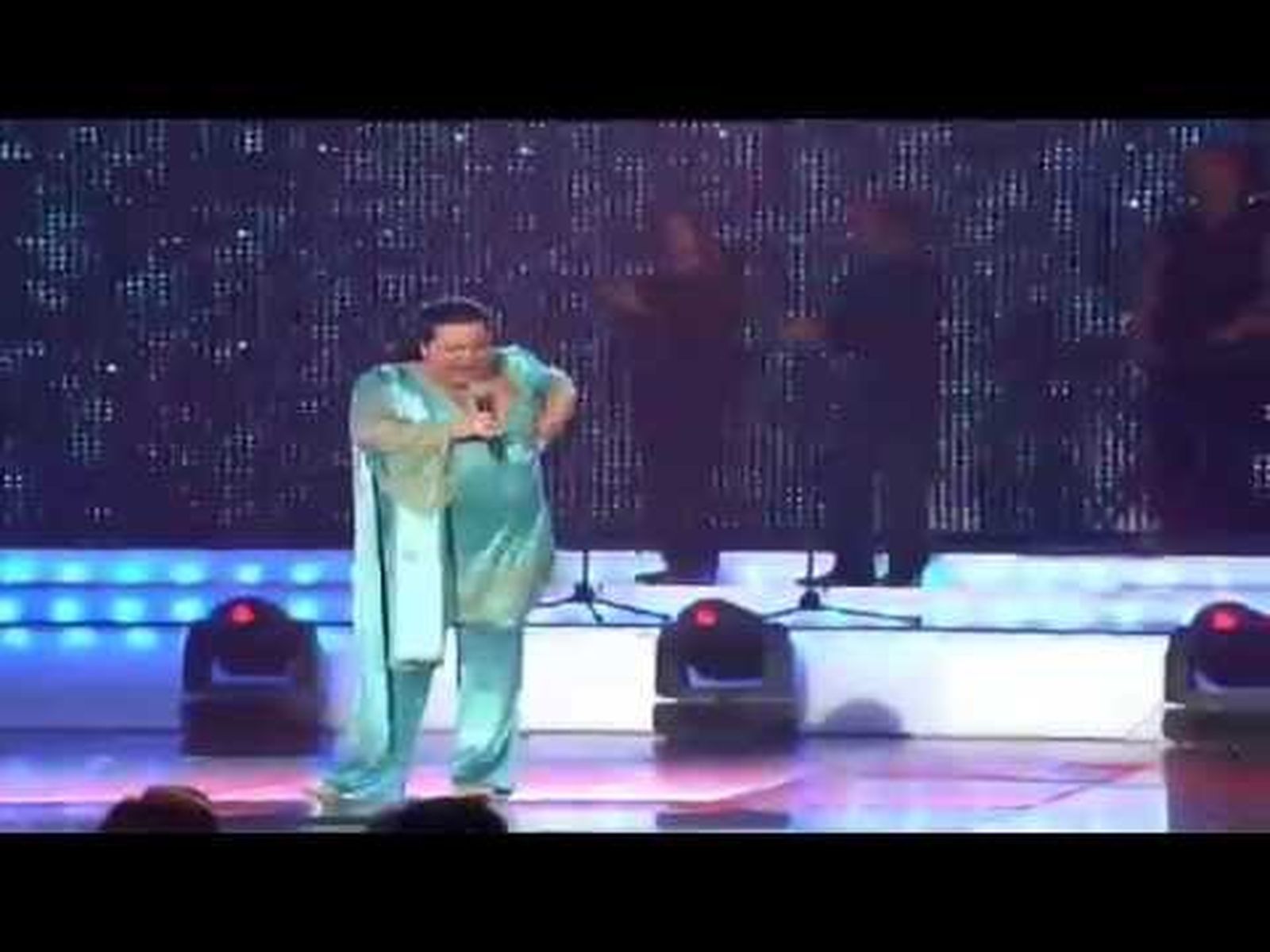 Falete emociona con "Inocente pobre amigo" (Gala día de Andalucía, 2009)