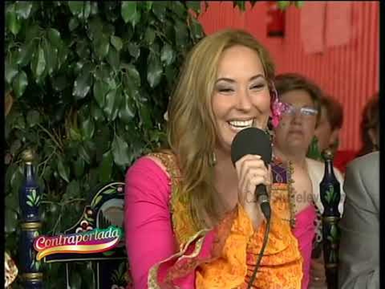 Chayo Mohedano canta Tiene una cinturita