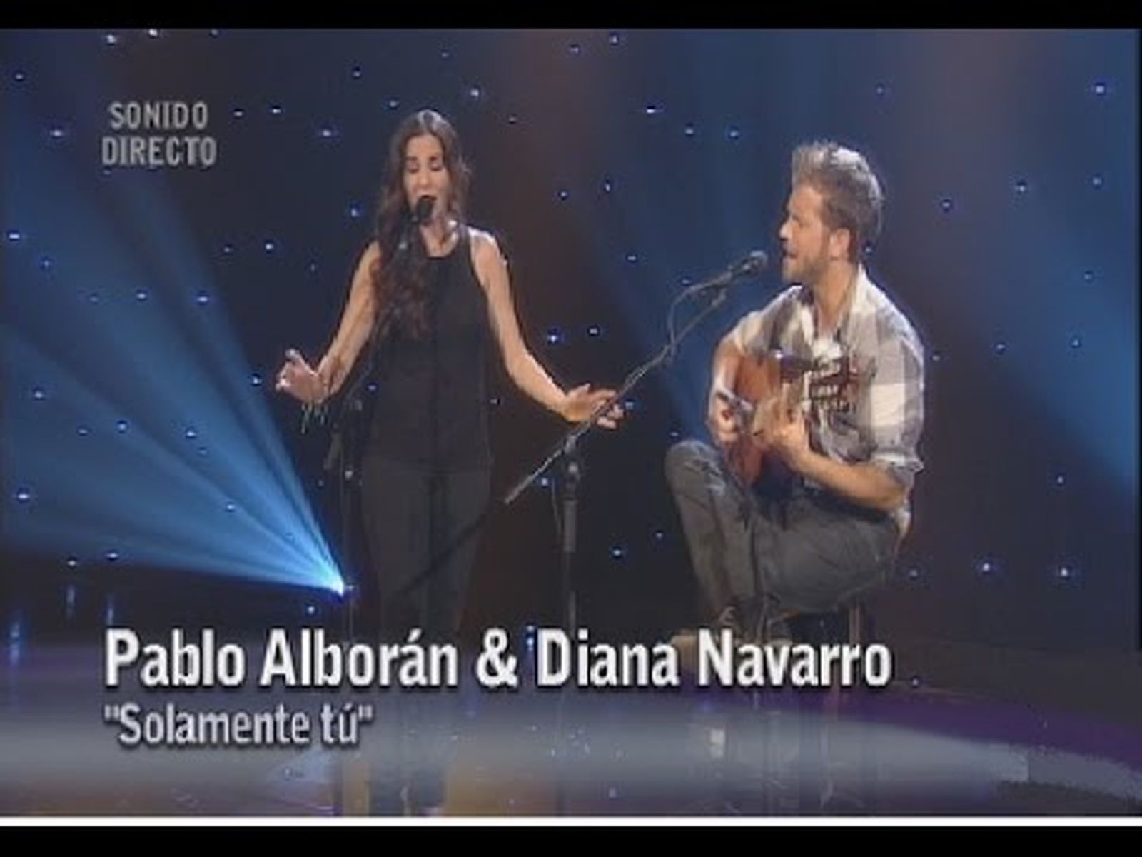 Pablo Alborán y Diana Navarro cantan "Solamente tú"