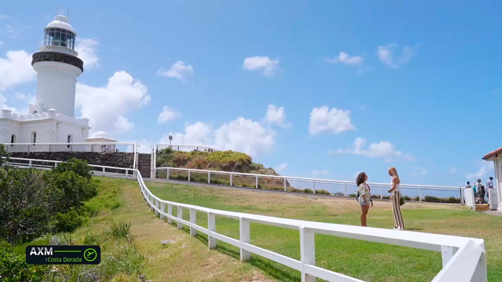 Sara Quesada, granadina, nos recibe en el emblemático faro de Byron Bay, Australia