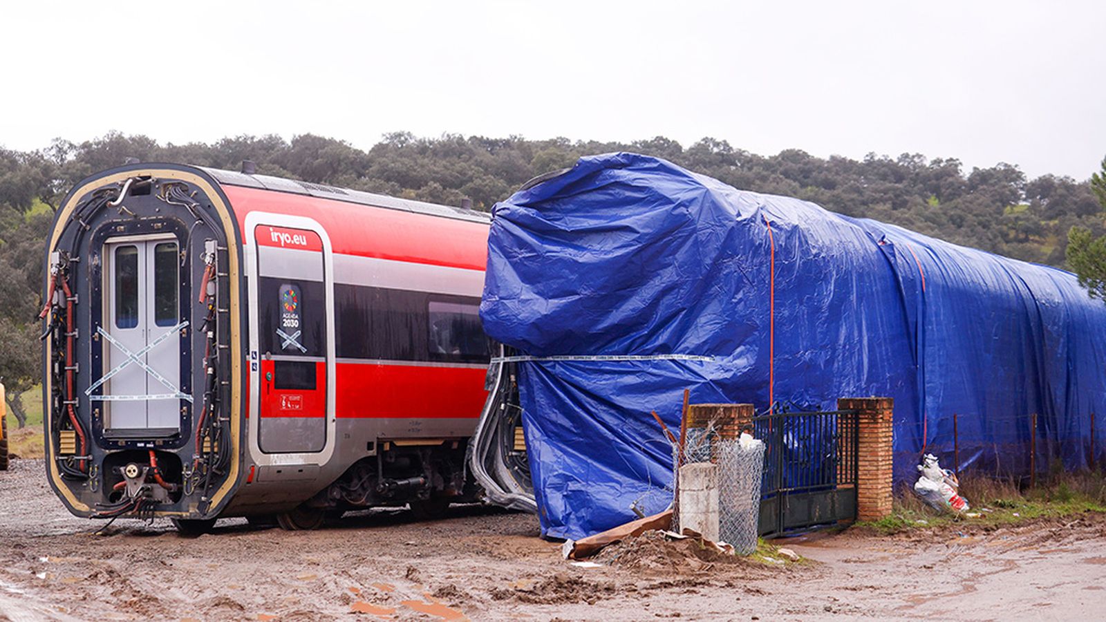 Trenes Iryo precintados en Adamuz