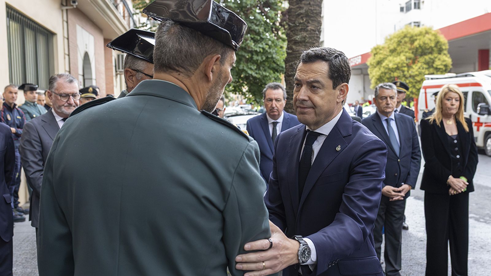Moreno en el funeral de los guardias en Huelva