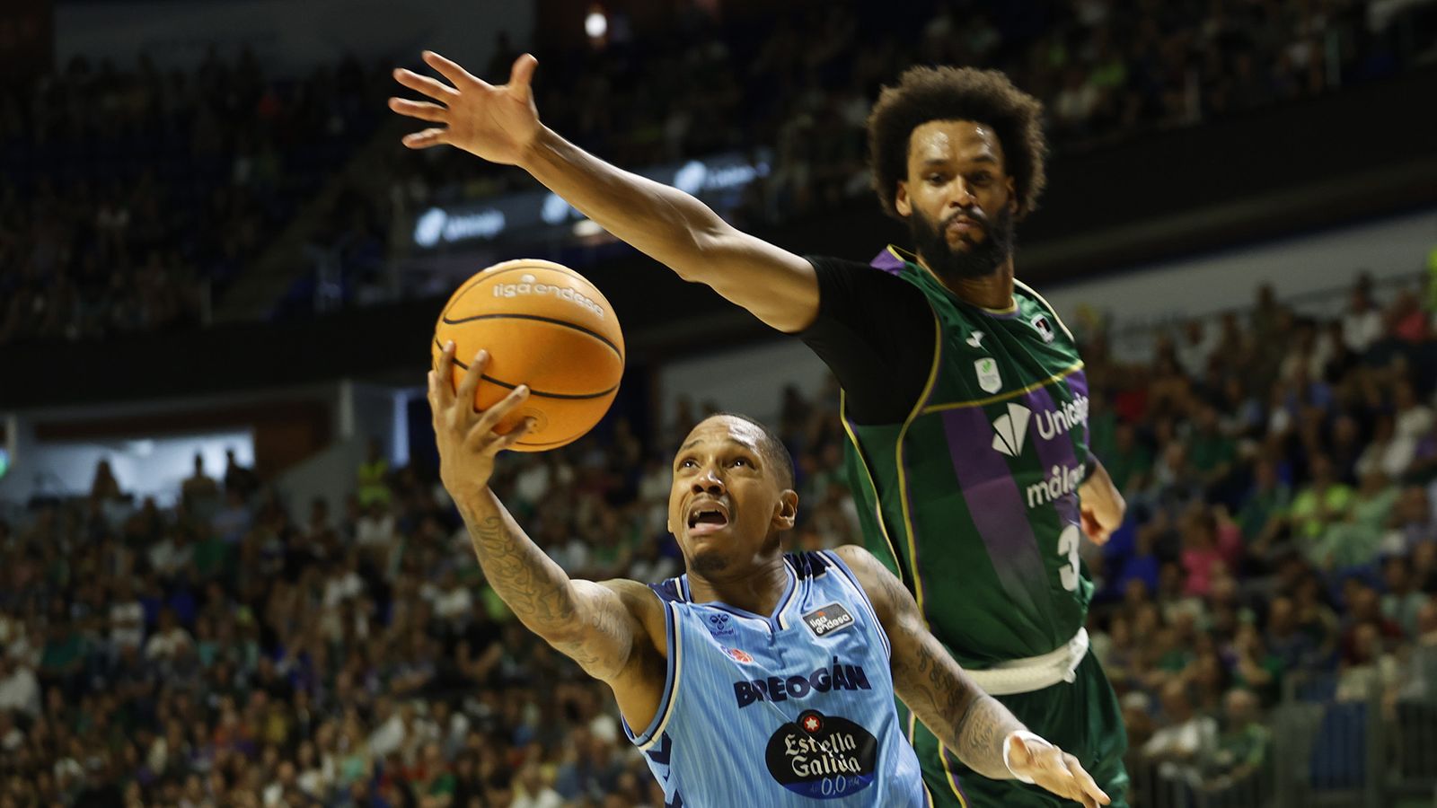 Unicaja recupera terreno ante el Breogán