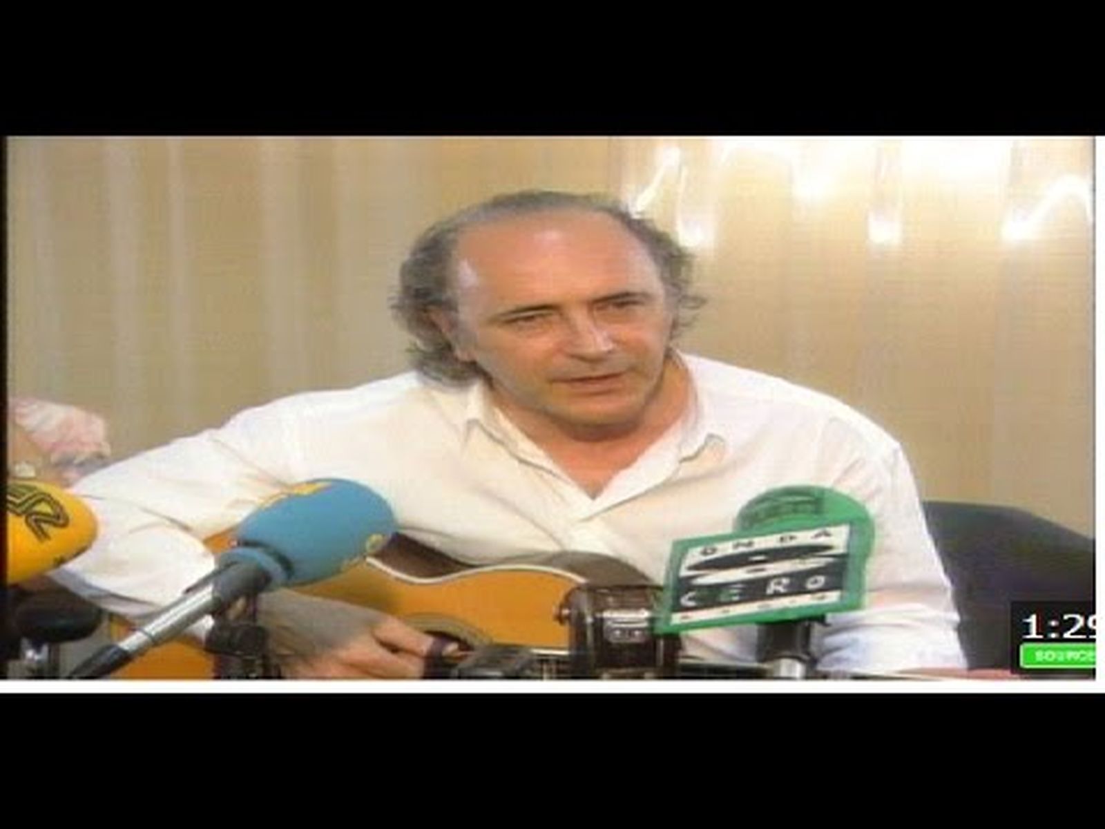 Amancio Prada presenta "Emboscados" su primer libro de poemas (1995)