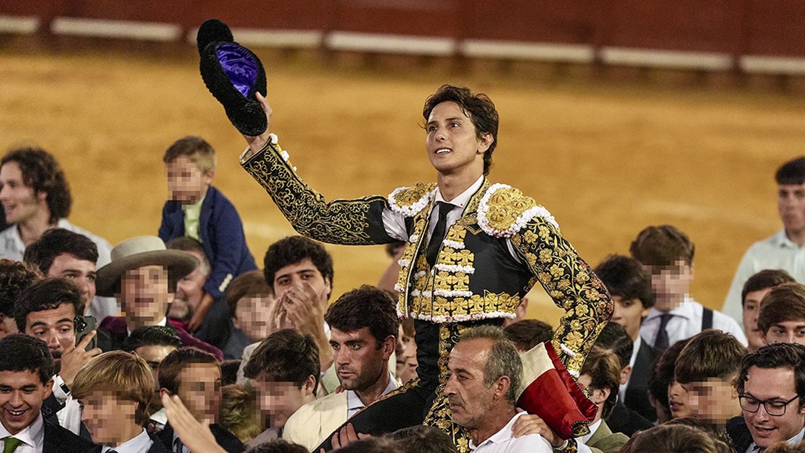 Roca Rey triunfa en la Feria de Jerez