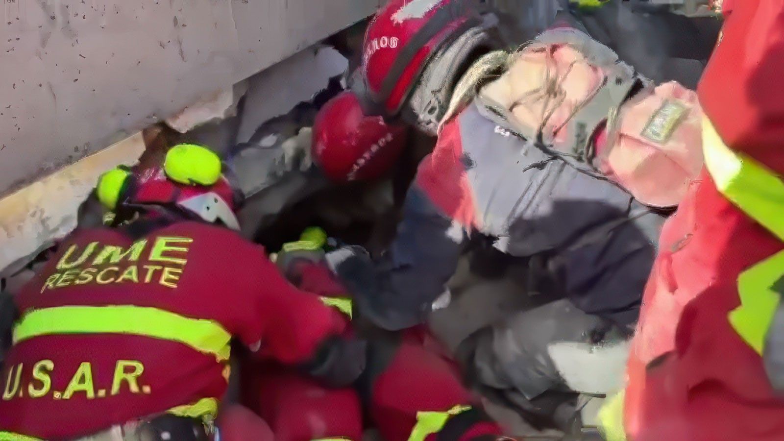 La UME mantiene la esperanza de rescatar más supervivientes en Venezuela