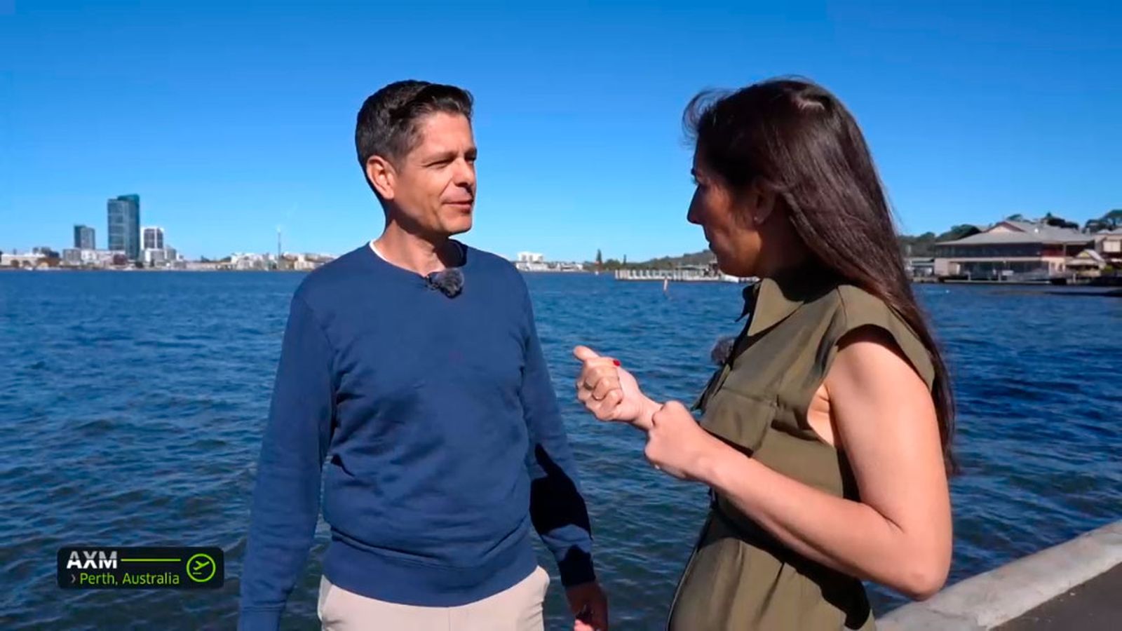 Alberto nos lleva por el río Swan en Perth para ver delfines