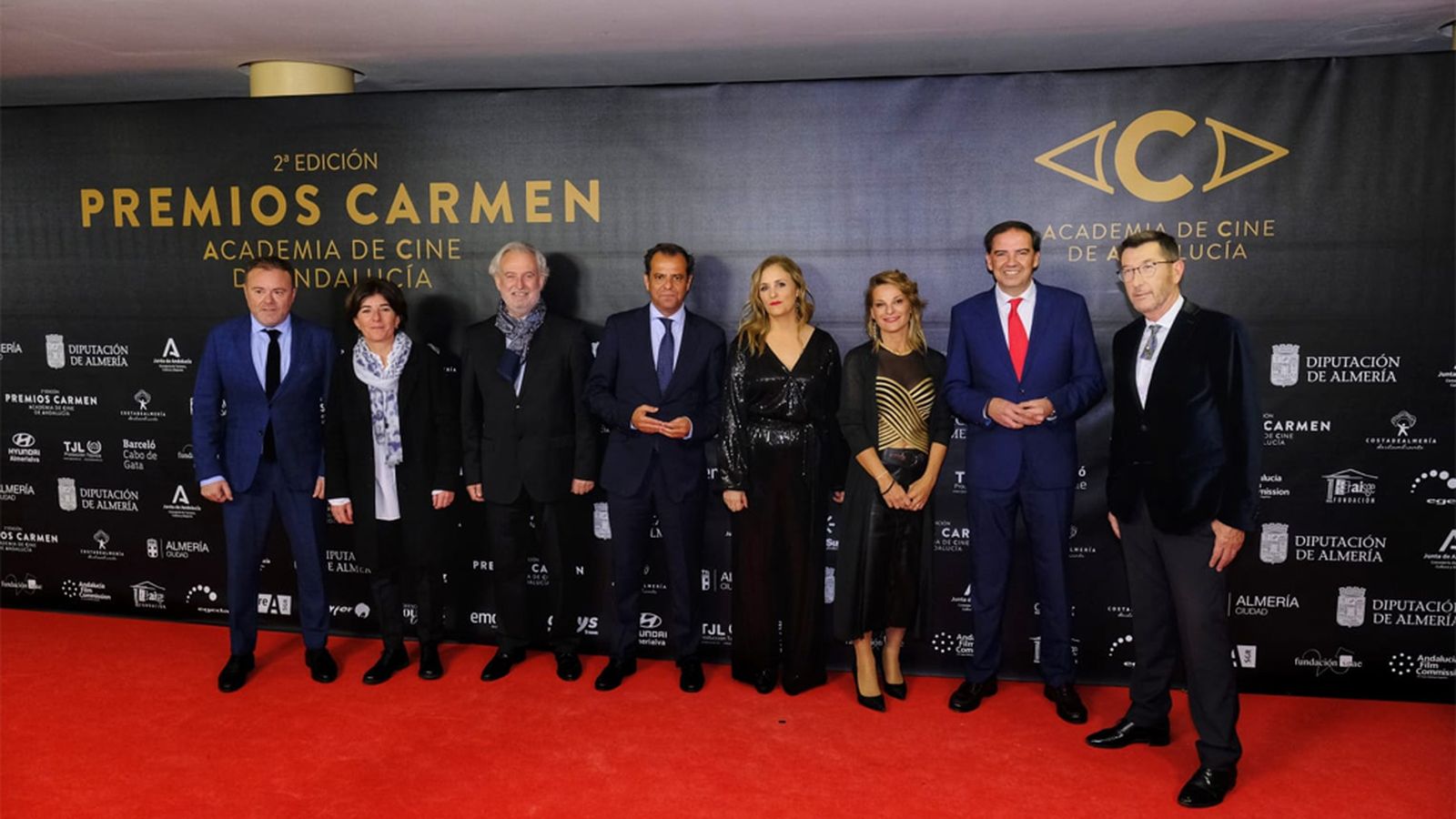 CARMEN ALFOMBRA FOTO FAMILIA NUESTRA