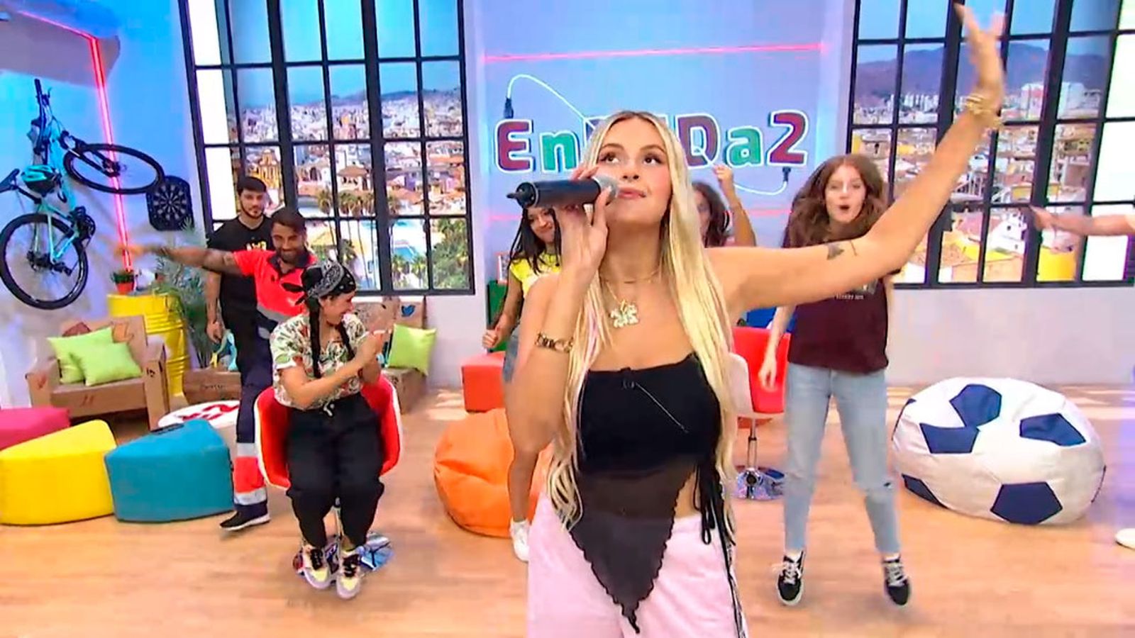 Nawi nos pone a bailar con su último tema 'Me clavé'