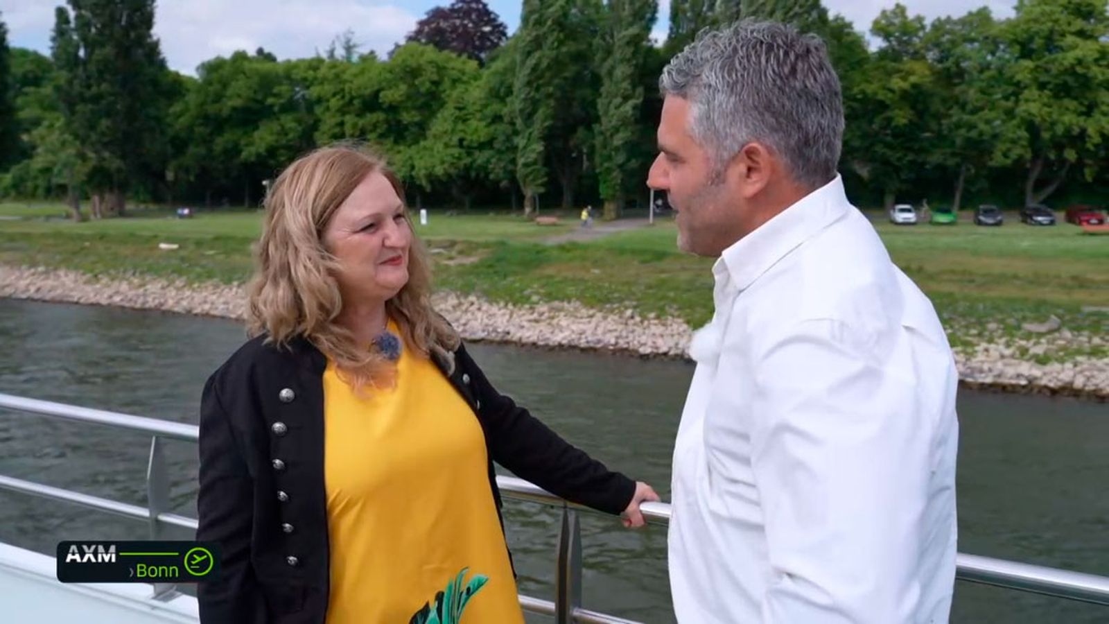 Con Manuela, de Lepe, navegamos por las aguas del río Rin en Bonn