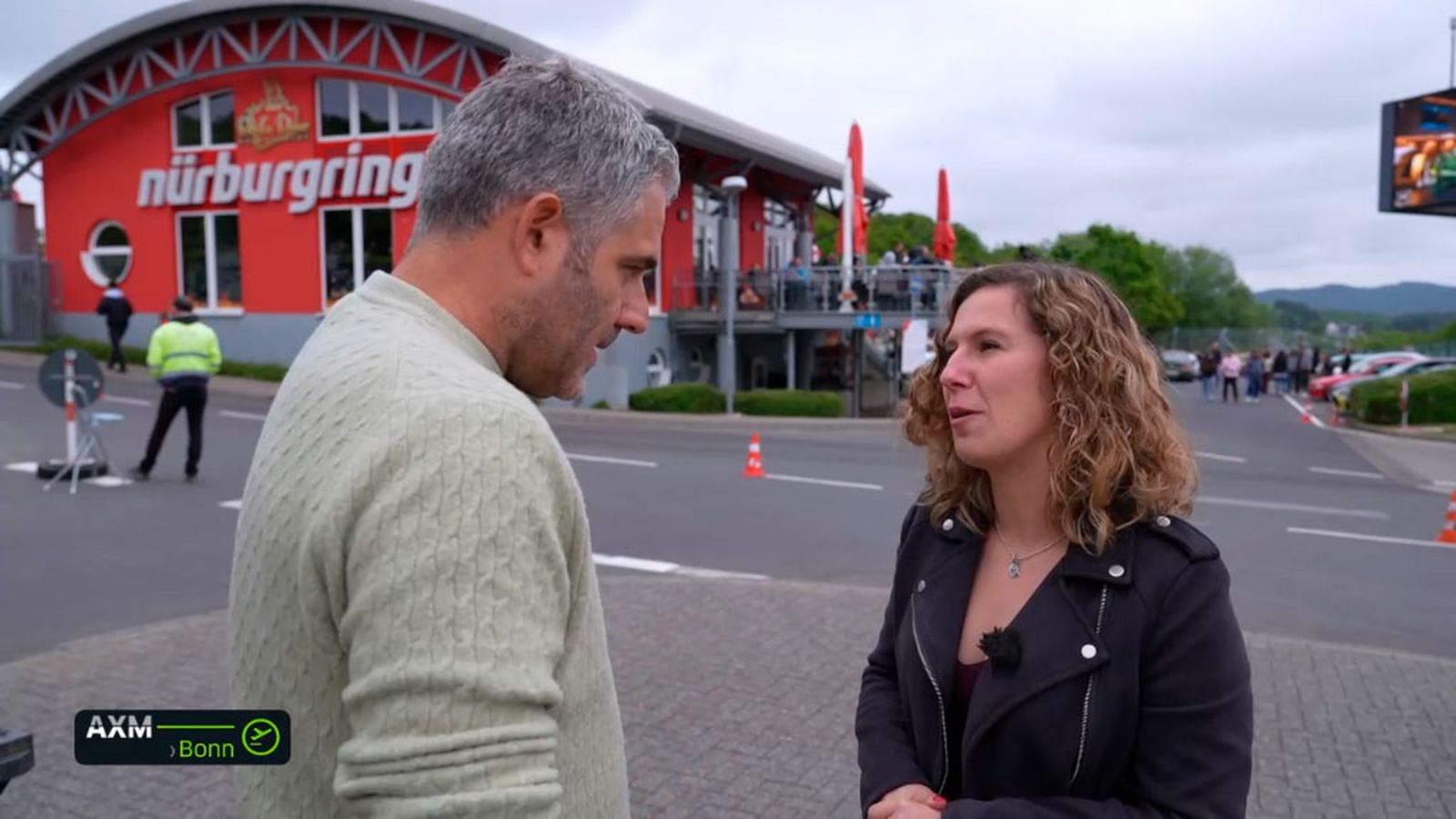 Vivimos una experiencia única con la sevillana Raquel, en el circuito más peligroso del mundo, el Nürburgring