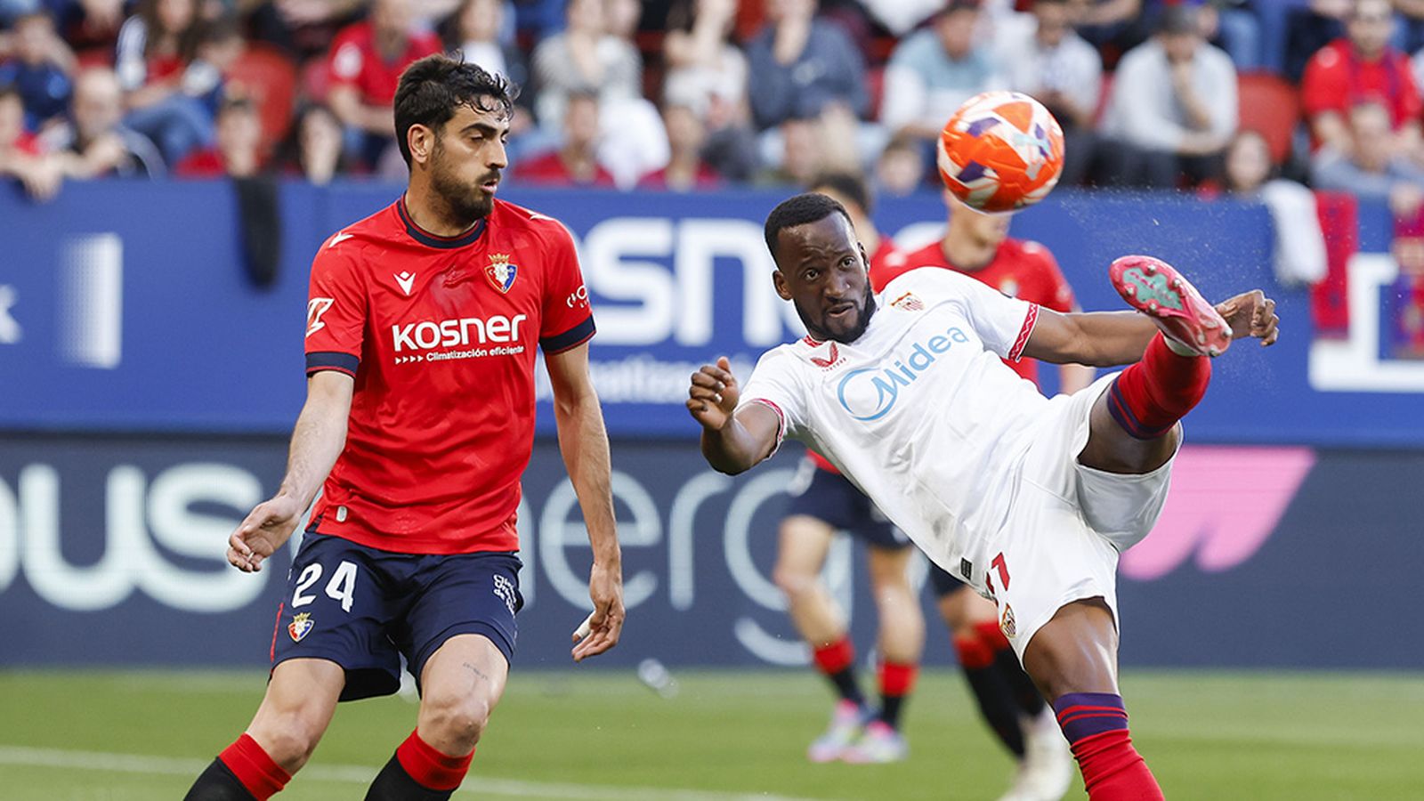 Lukebakio, jugador del Sevilla ante Osasuna