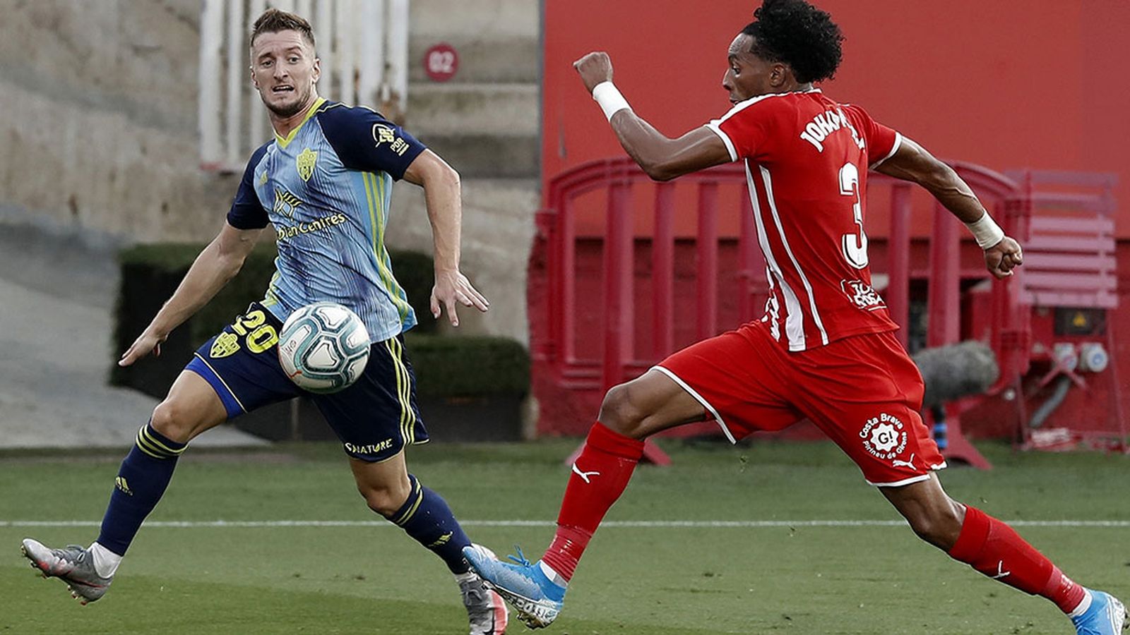 El Almería disputa el ascenso al Girona