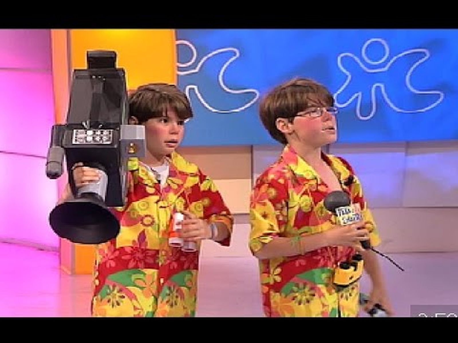 Los gemelos Jesús y Daniel, reporteros guiris (2009)