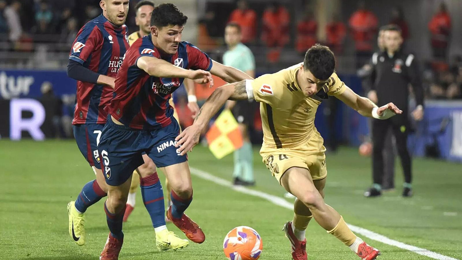 El Málaga cae ante el Huesca