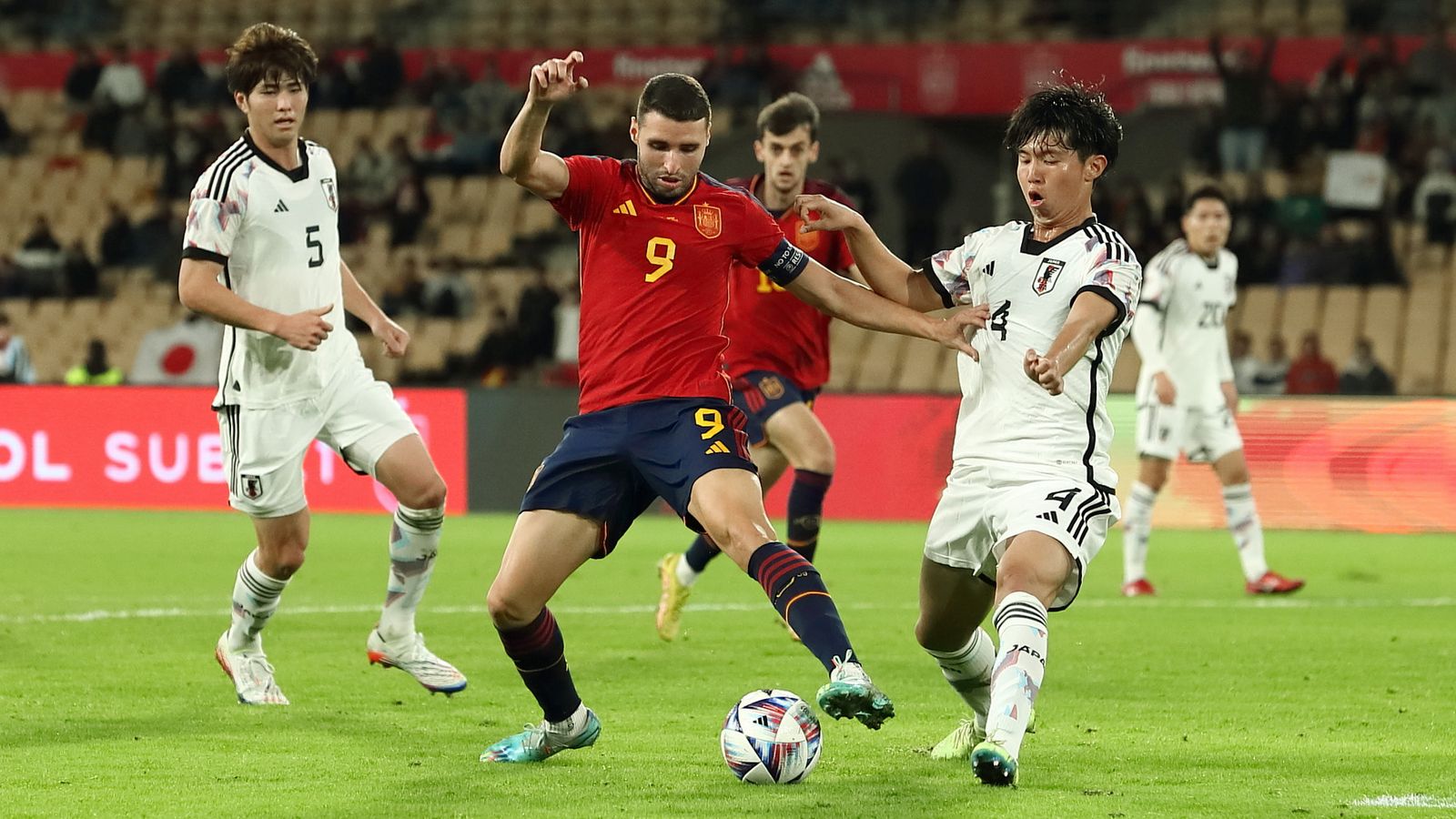 Foto selección Sub 21 contra Japón en Sevilla
