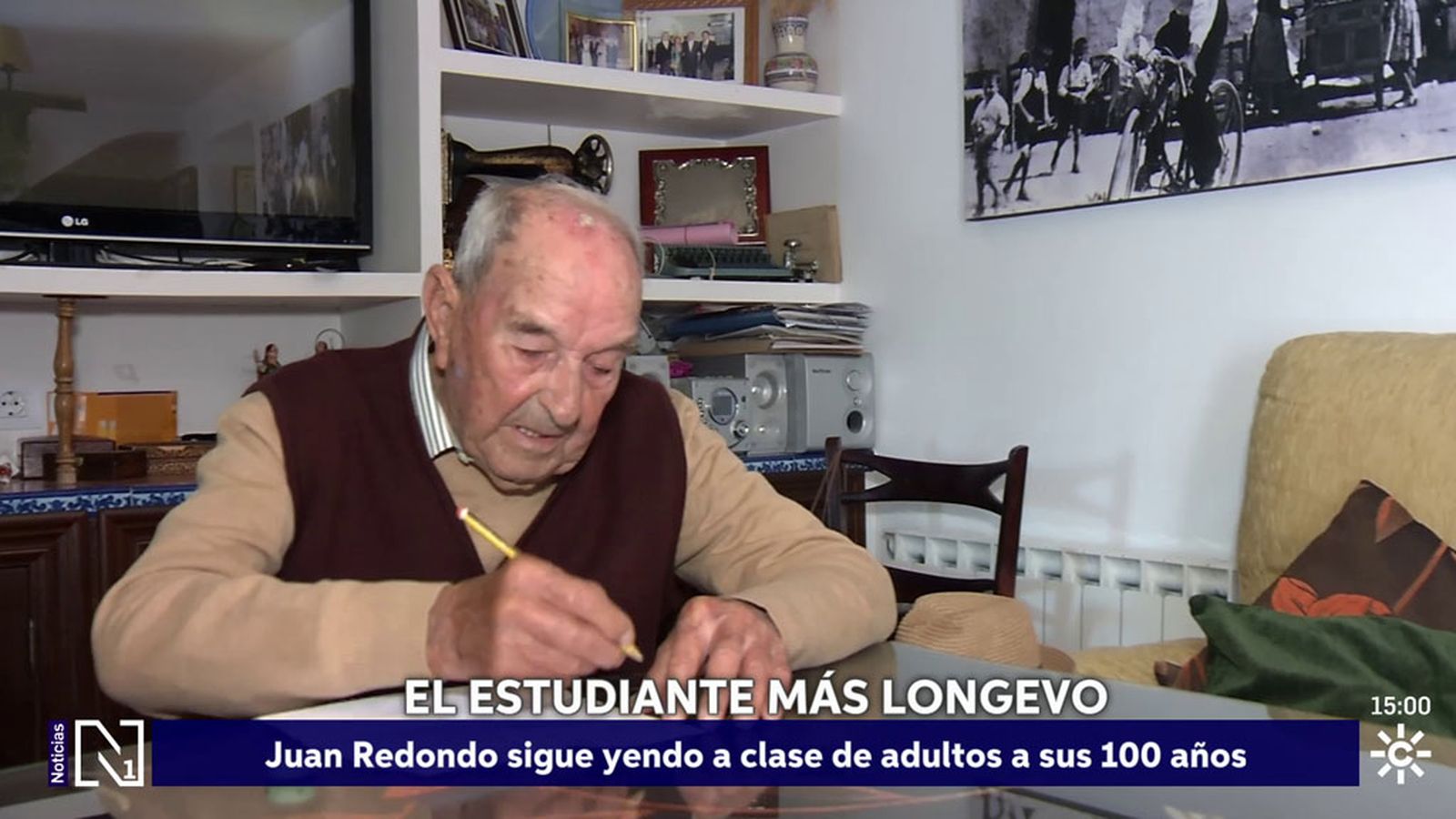 El estudiante más longevo de España se llama Juan es de Córdoba y tiene 100 años