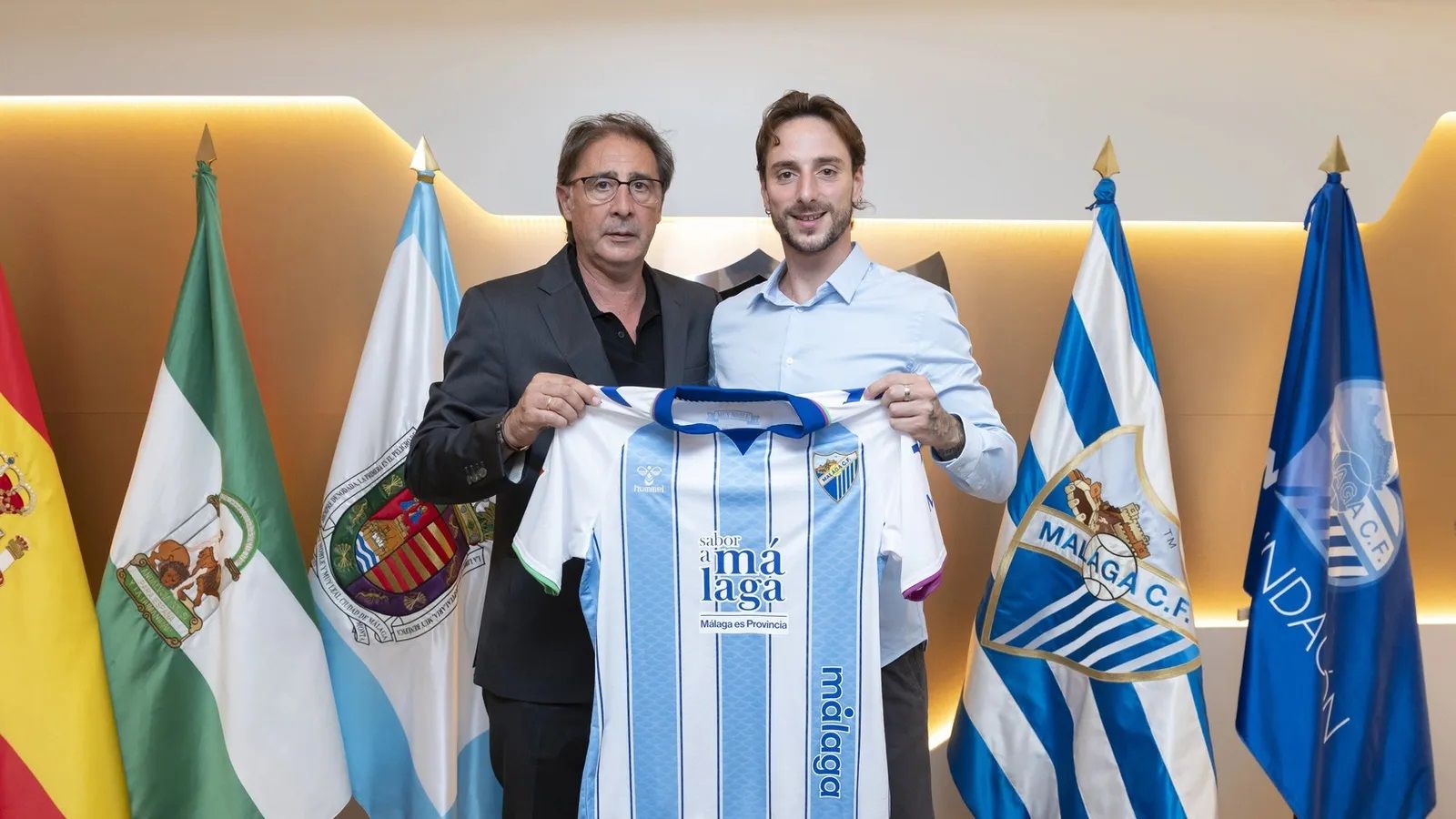 El defensa Fernando Calero, primer fichaje del Málaga para su regreso a Primera