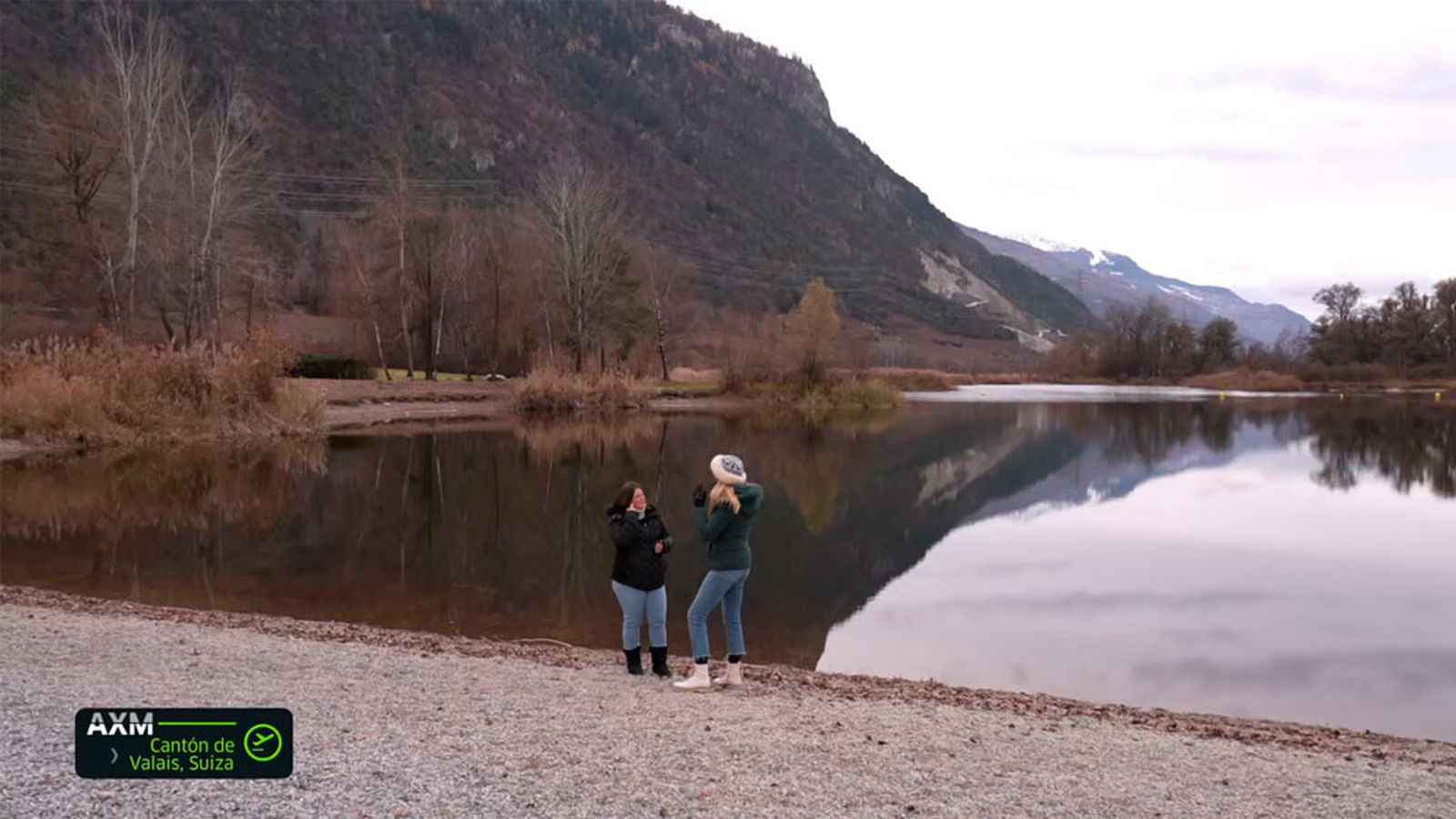 Descubrimos el curioso lago artificial de Grône, en Suiza, muy frecuentado por los locales
