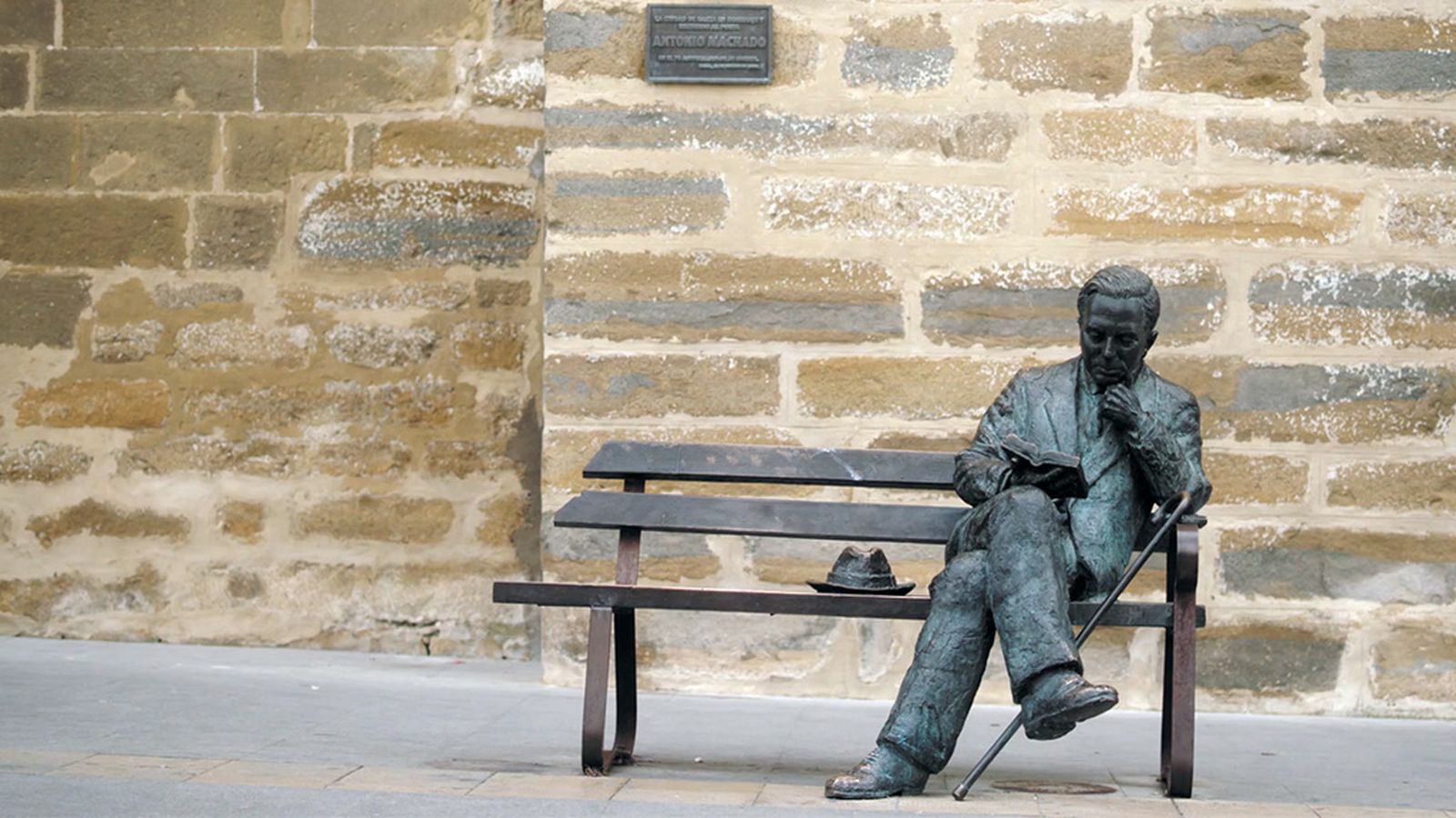 Documental Los días azules escultura Antonio Machado
